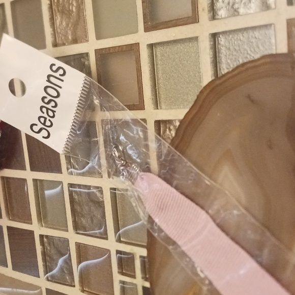 Pink Fashion bracelet-$5  add on - Picture 3 of 3